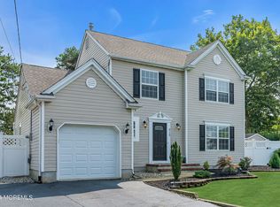 818 Roselle Ave, Brick, NJ 08724