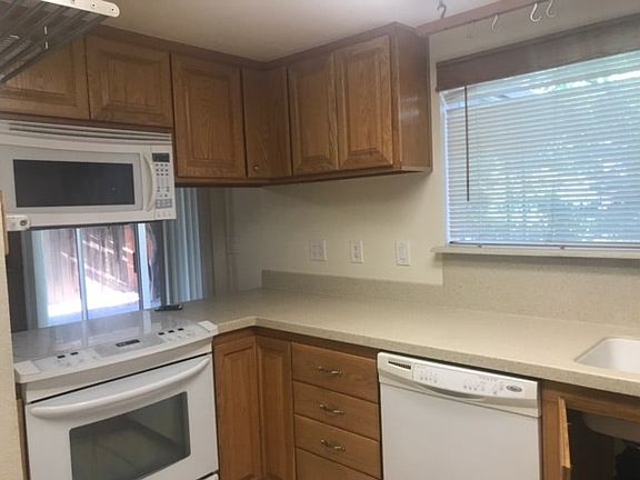 5th image of 3020 Nikol St