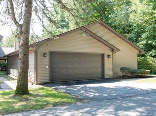 929 Shaker Rd APT 3A, Westfield, MA 01085