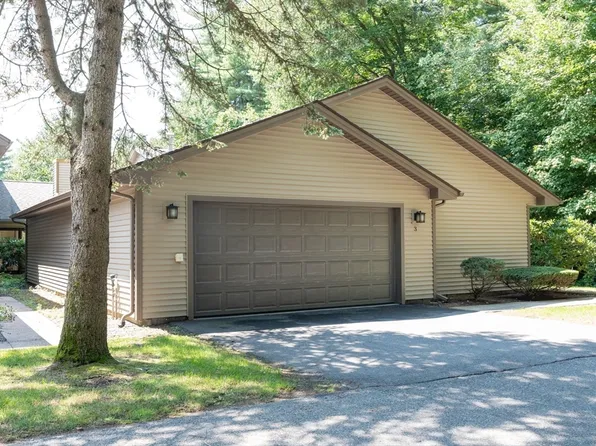 929 Shaker Rd APT 3A, Westfield, MA 01085