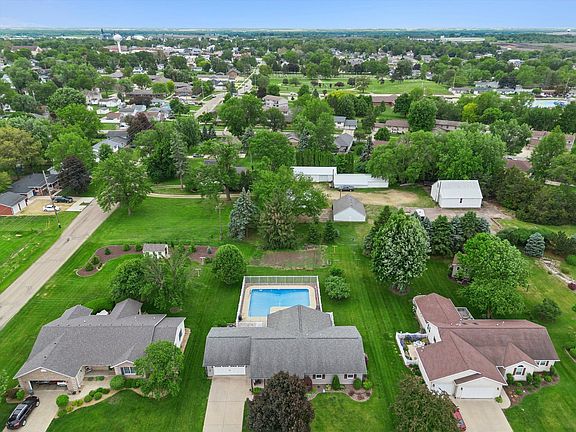 4th image of 813 Pleasant Hill Dr
