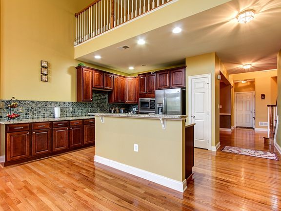 5th image of 22889 N Brown Sq