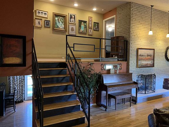 5th image of 1503 Woodhurst St