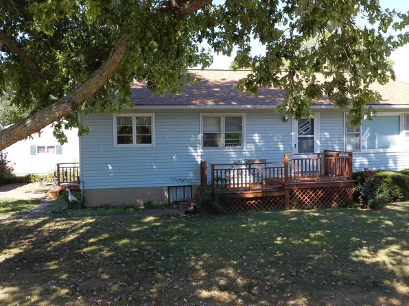 307 E Main St, Elmwood, IL 61529