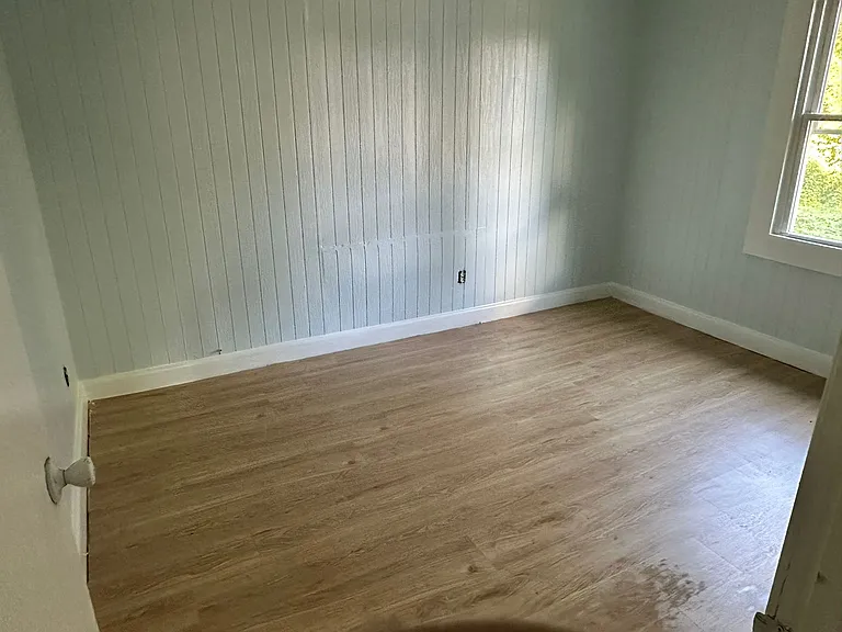 910 Hill Ter — Photo 8