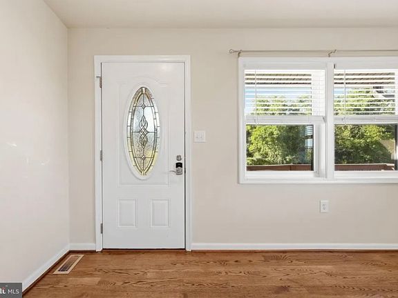 2nd image of 6916 Linganore Rd