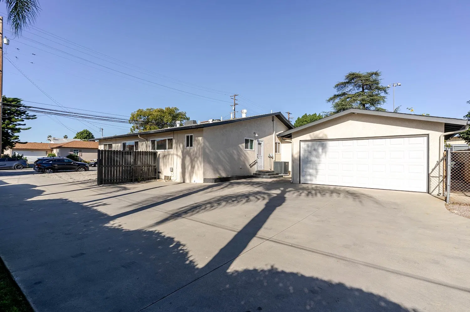 5 bed, 2005 sqft, $5,000 — Photo 3