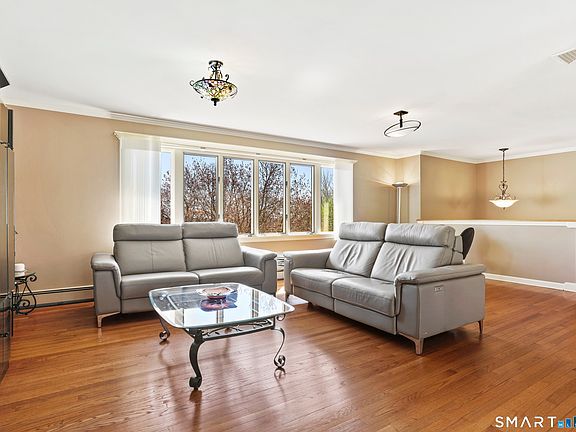3rd image of 548 Howellton Road