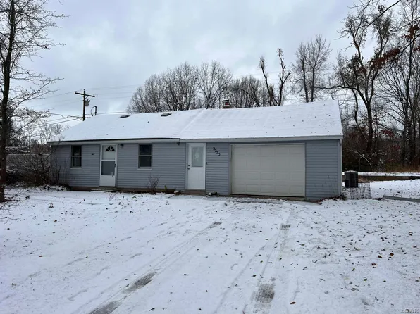 2220 E Valley Rd, Adrian, MI 49221