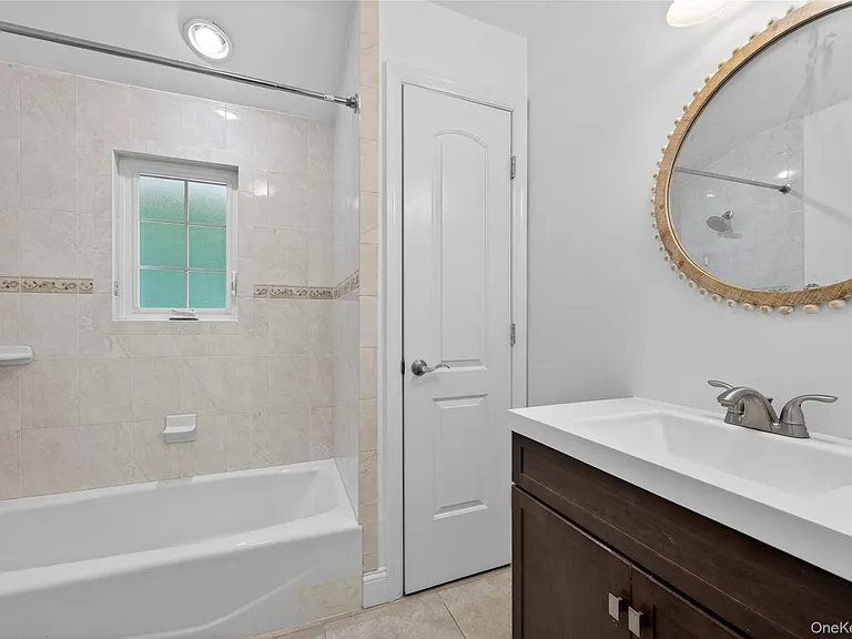 8 Lee Gray Ct — Photo 29