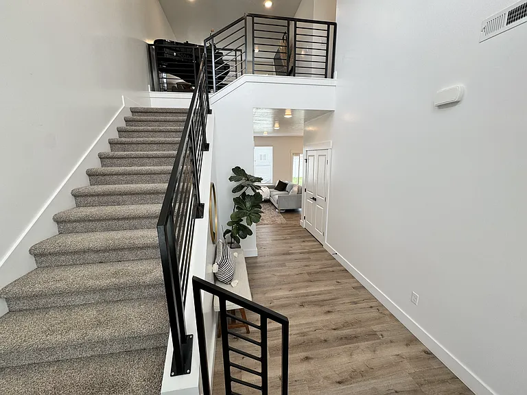 355 W 3085 S — Photo 24