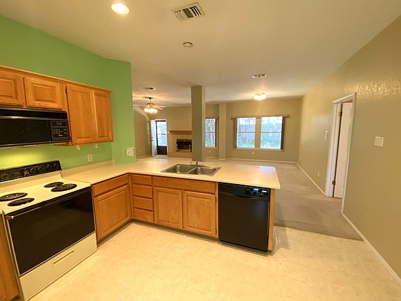 4th image of 228 Crestwood Dr