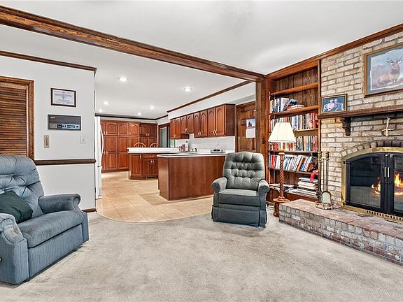 2nd image of 9 Rivergate Dr