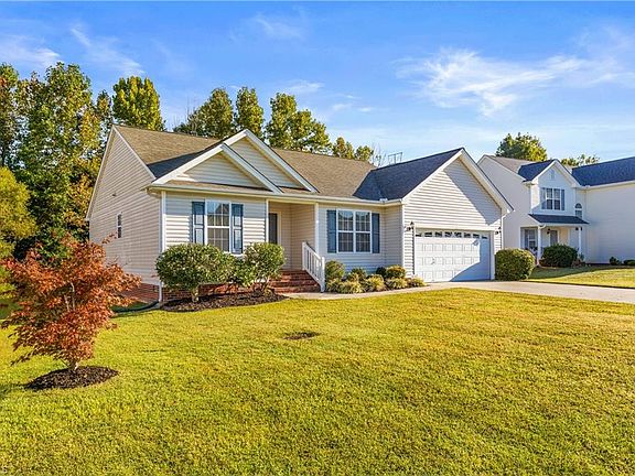 3rd image of 439 Fernway Dr