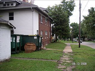 2nd image of 2225 Elm St