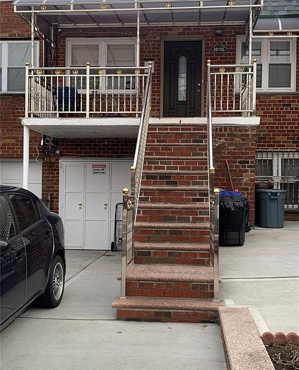 1st image of 1030 E 222nd St