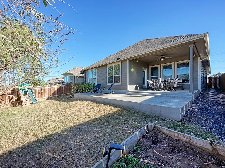 136 Finley St — Photo 40