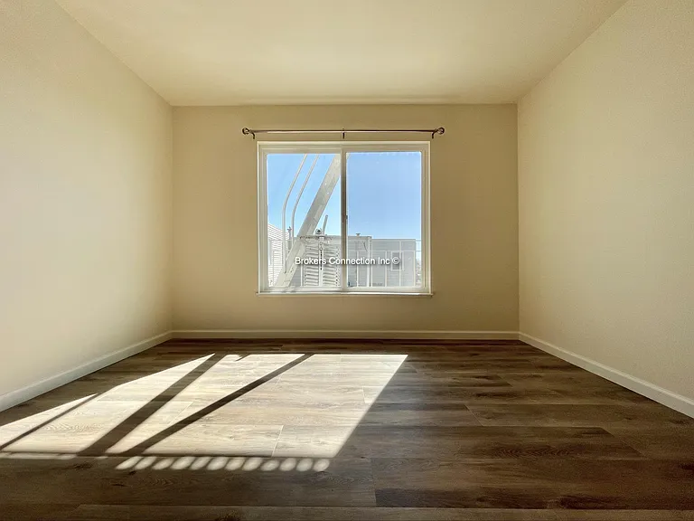 3511 Taraval St #4 — Photo 13