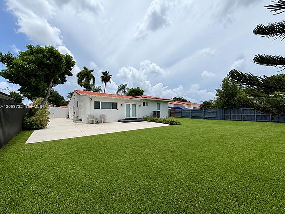 3rd image of 6320 SW 24th St