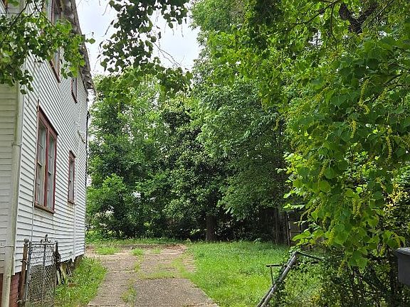 2nd image of 2208 Centenary Blvd