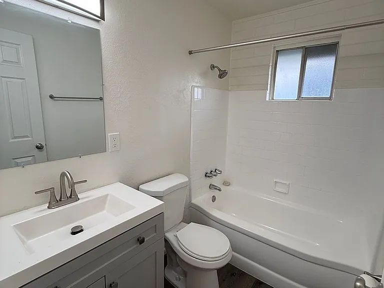 Alexsi Apartments — Photo 10