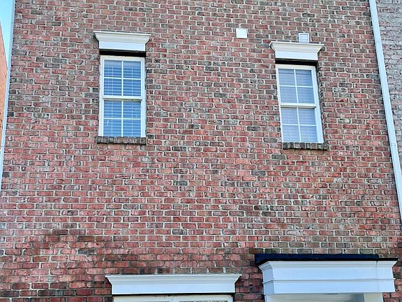 3rd image of 138 Market Place Ave #1
