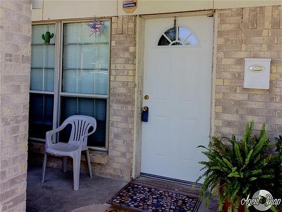 3rd image of 902 S Alexander Ave
