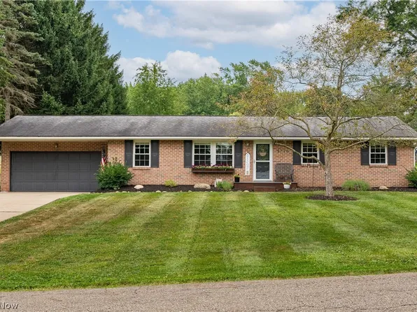 2776 Brouse St NW, Uniontown, OH 44685