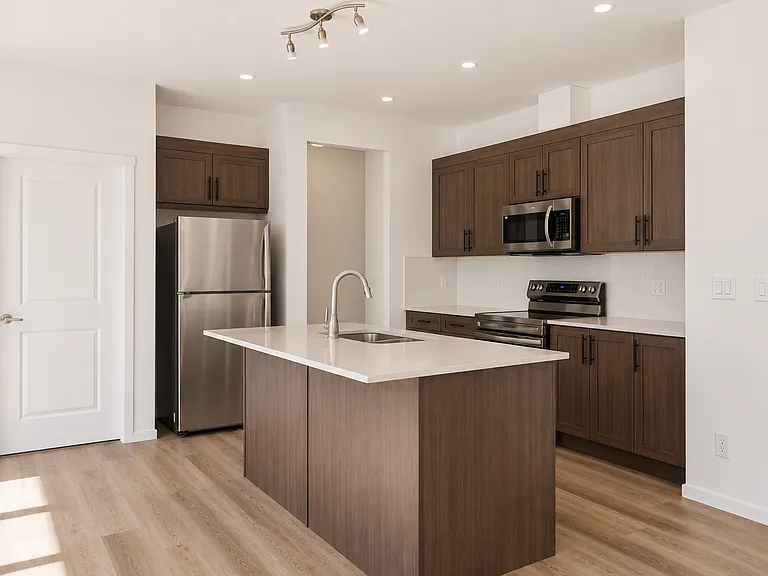 25 Yorkstone Row SW #UPPER — Photo 6