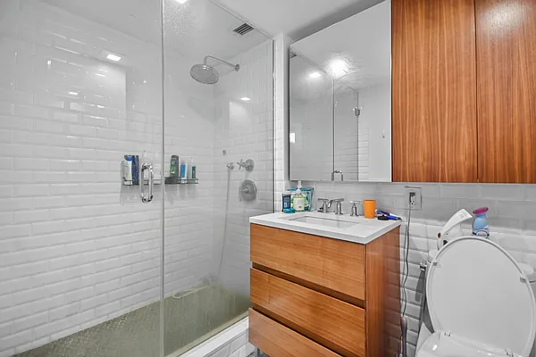 Rented by Compass | media 25