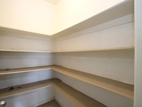 5th image of 1211 Lantana Ln