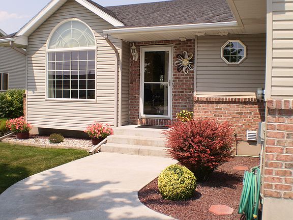 2nd image of 2498 Brandon Dr