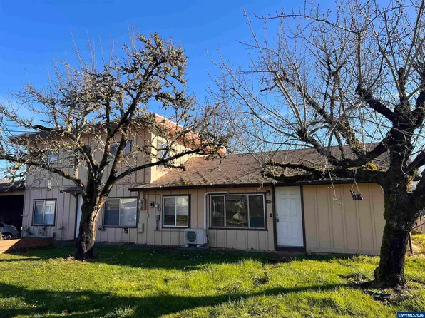 419 S 15th St, Philomath, OR 97370