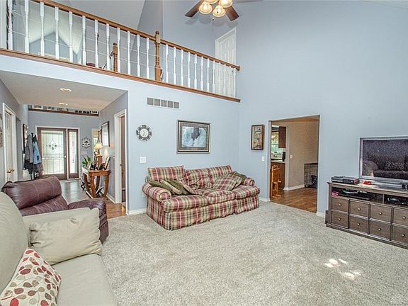 4th image of 2698 Woodbluff Ln