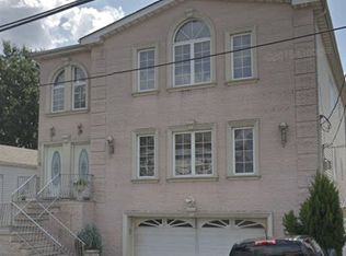 167 Weigands Ln, Secaucus, NJ 07094