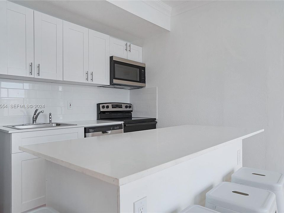 1st image of 1027 Pennsylvania Ave #3