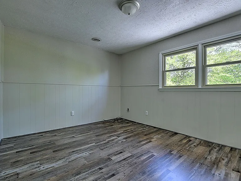 405 Cypress St — Photo 12
