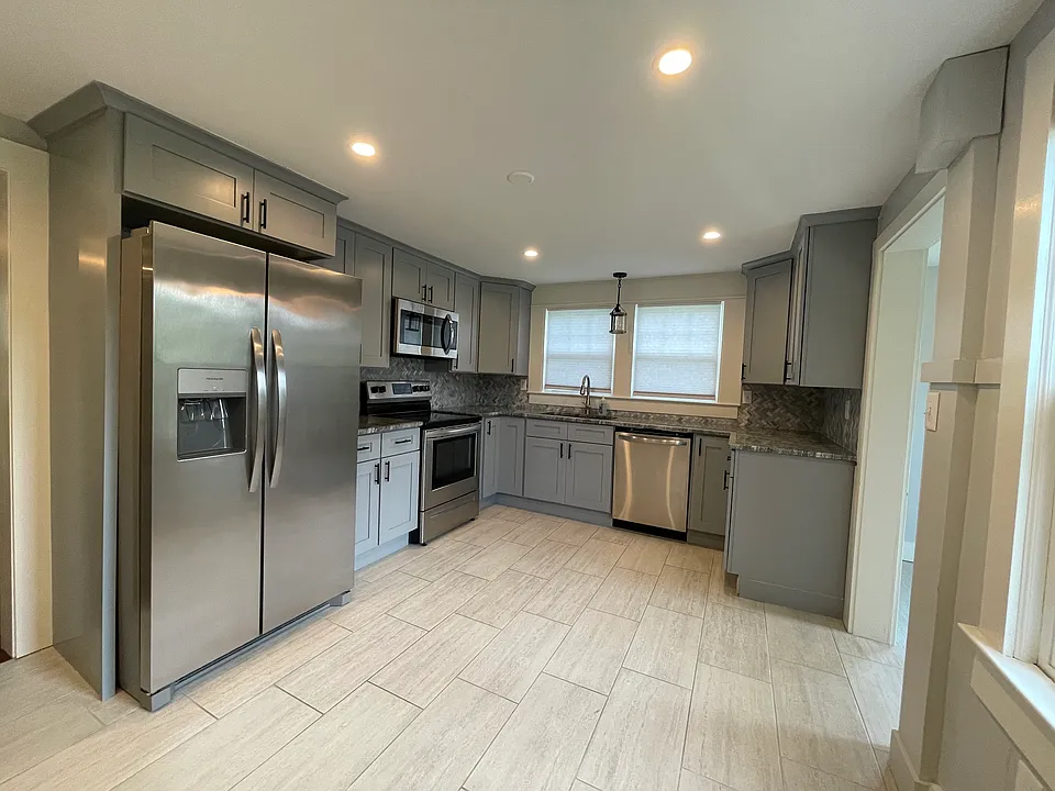12 Riverview Rd