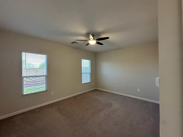 10319 W Harmony Ln — Photo 18