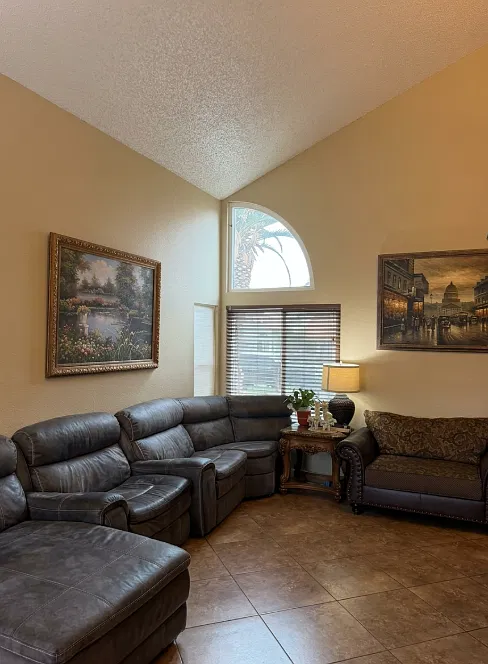 4 bed, 2.5 bath, 1750 sqft, $3,200 — Photo 3