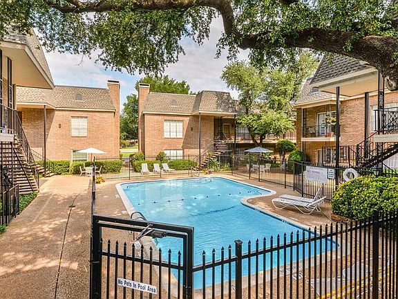 3rd image of 4432 Harlanwood Dr APT 225