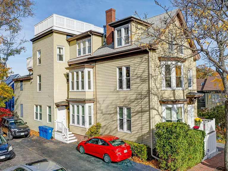 35 Melbourne St #1 — Photo 3