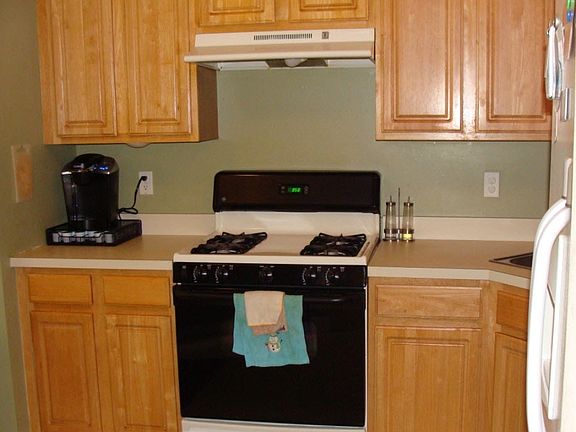 5th image of 6 Edith Dr #2506