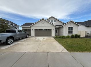 7506 E Merganser Dr, Nampa, ID 83687
