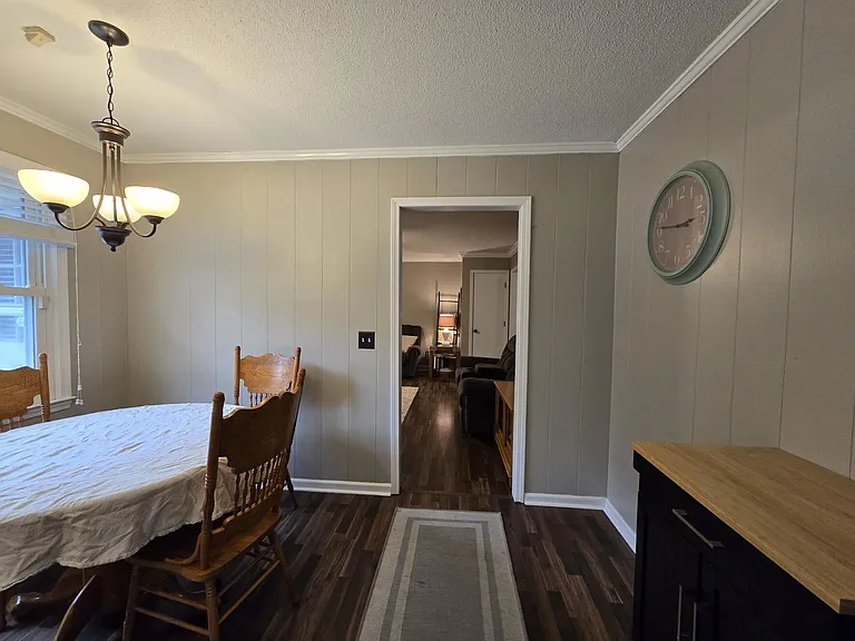 637 Sierra St — Photo 14