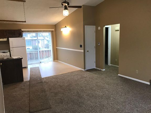 4th image of 1511 Pebblewood Dr