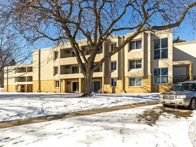 354 Elton Hills Dr NW APT 22, Rochester, MN, 55901