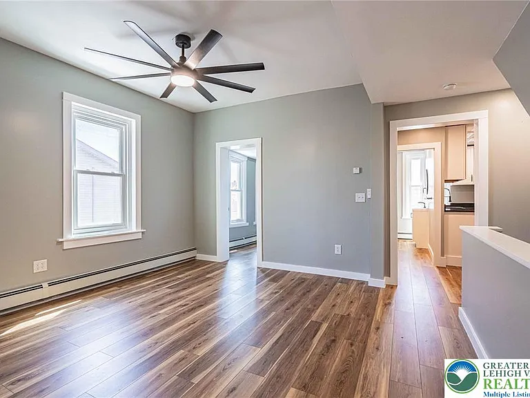 34 E Washington Ave — Photo 8
