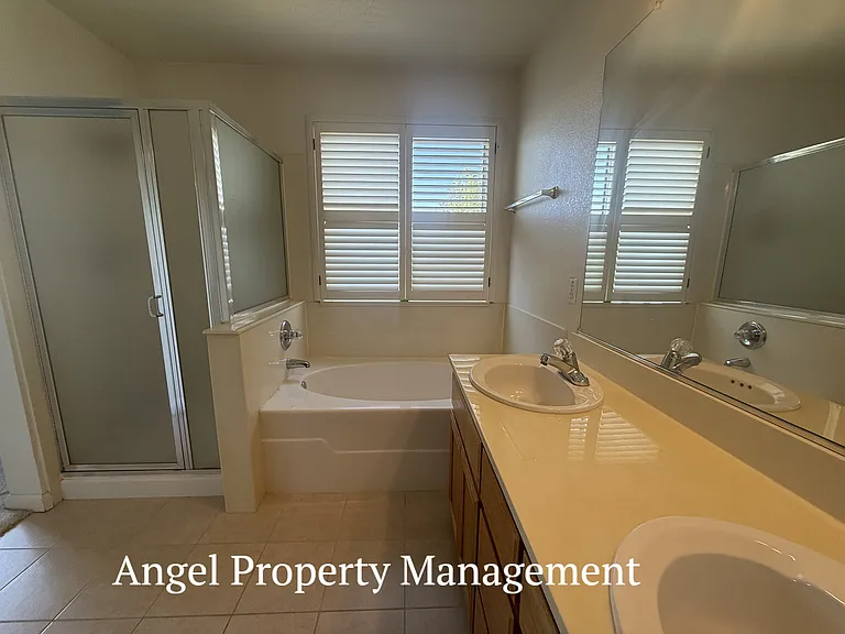 1245 Oak Haven Way — Photo 13