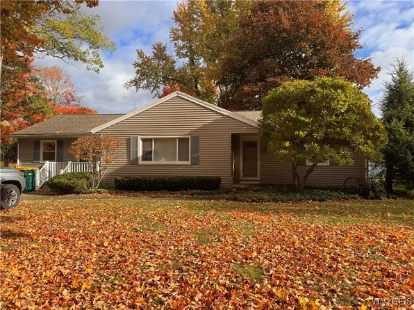 4774 Knab Dr, Hamburg, NY 14075